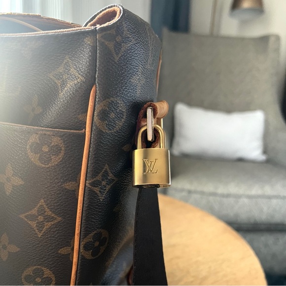 Louis Vuitton LV 100% Authentic Lock and Key #331 - Picture 8 of 11